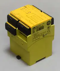 Image of the product PNOZ X9P C 24VDC 7n/o 2n/c 2so