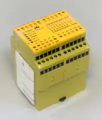 Image of the product PNOZ X9 24VAC 24VDC 7n/o 2 n/c 2so