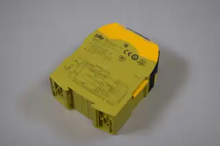 Image of the product PNOZ s30 24-240VACDC 2n/o 2n/c