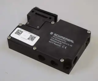 Image of the product AZM 161SK-24RKA-024-M16